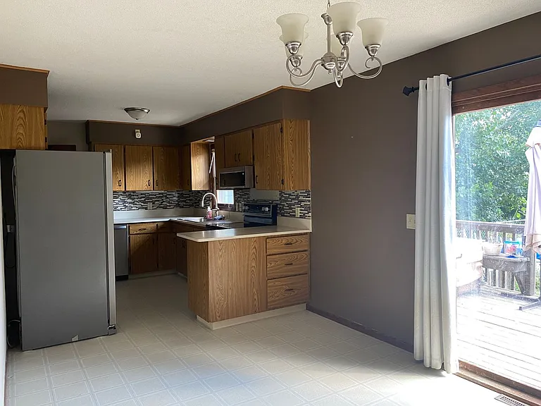 970 Box Ave — Photo 11