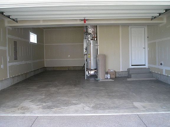 3 Car Garage