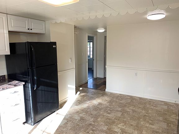 5th image of 128 NE Baker St