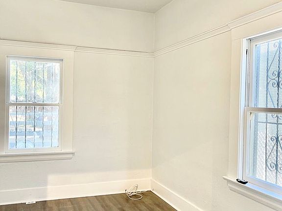4th image of 1651 W 11th Pl #1651