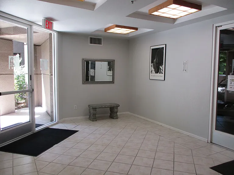 200 Caldecott Ln #113 — Photo 6