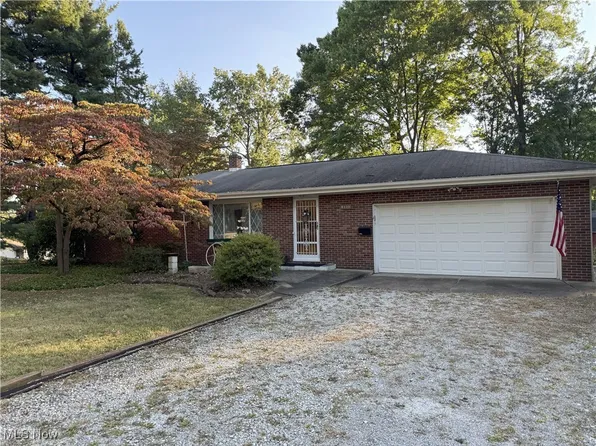 1960 Newton Ave, Barberton, OH 44203