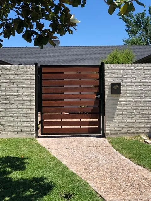 3185 Darvany Dr — Photo 2
