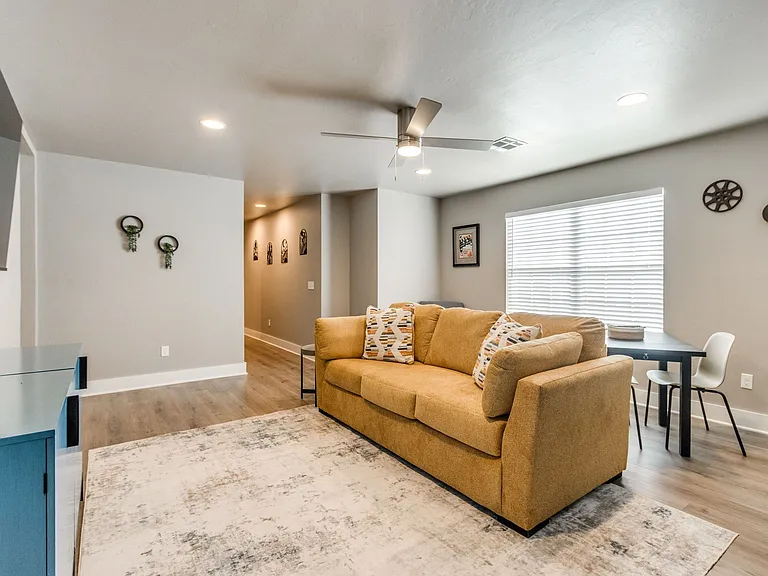 609 Abadan Dr — Photo 52