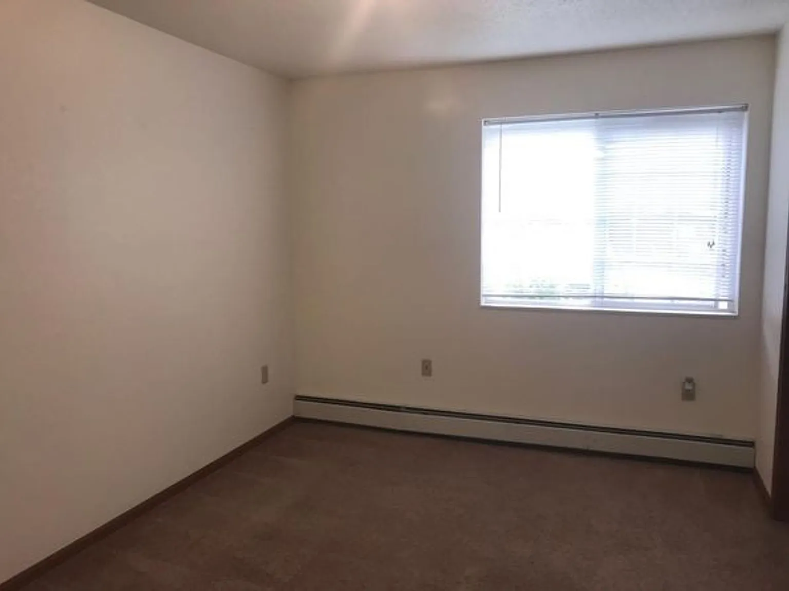 Woodridge Apartments — Photo 3