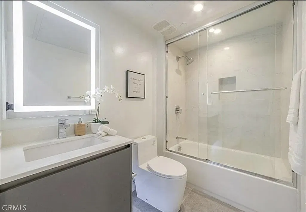 214 S Westmoreland Ave — Photo 4