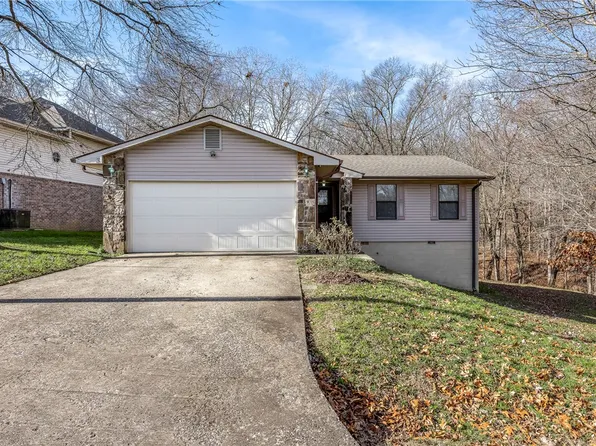 3 Holt Ln, Bella Vista, AR 72715