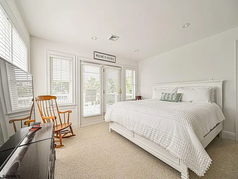2304 Ocean Ave — Photo 20