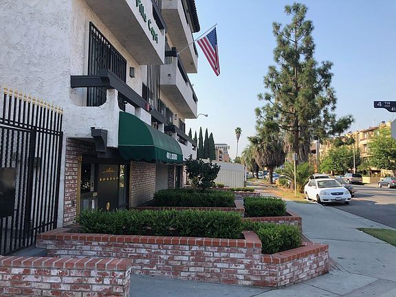 2nd image of 400 S Oxford Ave #301