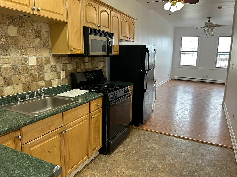 Kitchen and Livingroom