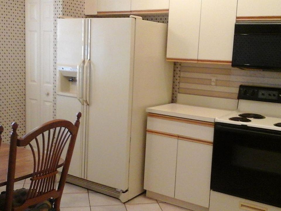 1st image of 5032 Rose Hill Dr APT 3305