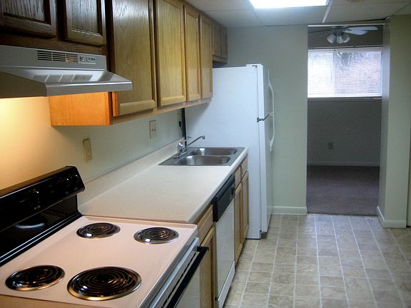 4th image of 2410 Woodhill Ct