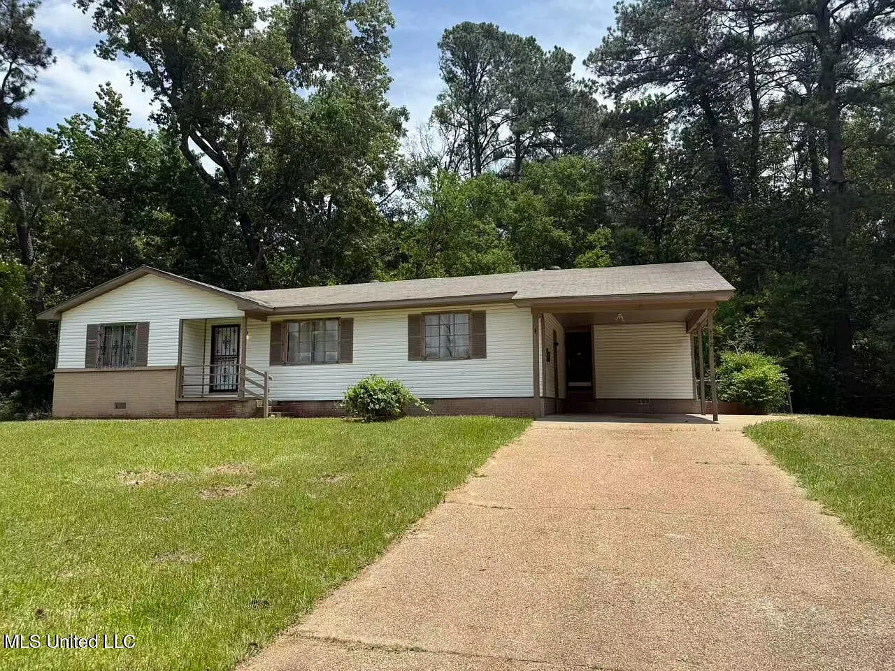 4 bed, 1.5 bath, 1588 sqft, $1,550 — Photo 1