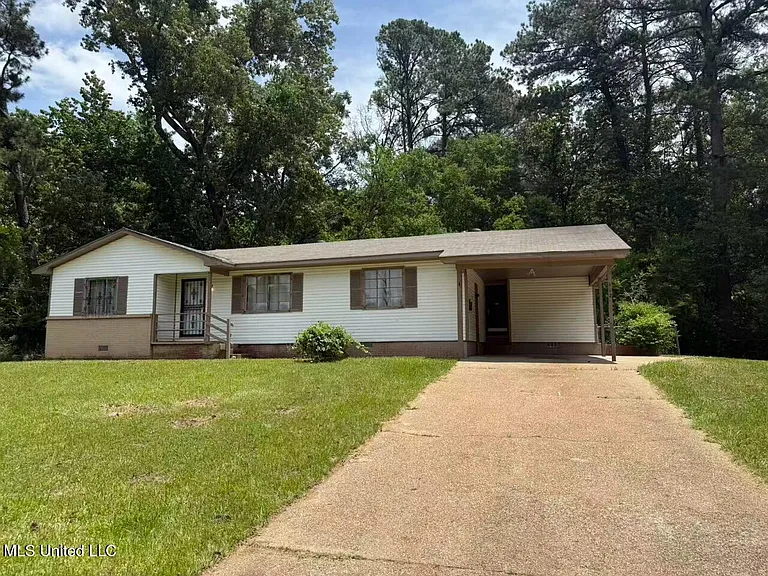 4420 Woodland Ave — Photo 1