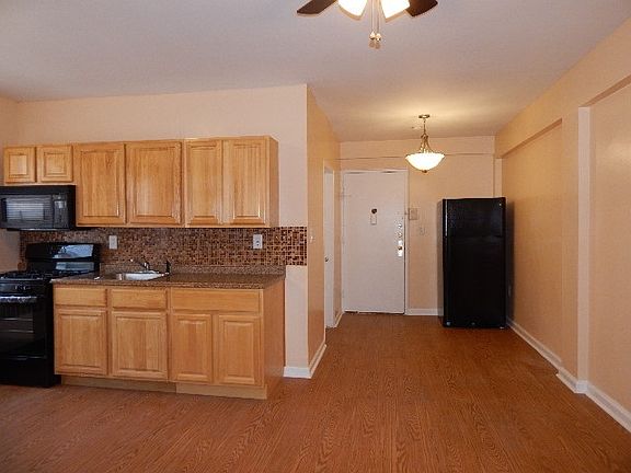 3rd image of 2615 Kennedy Blvd APT 304