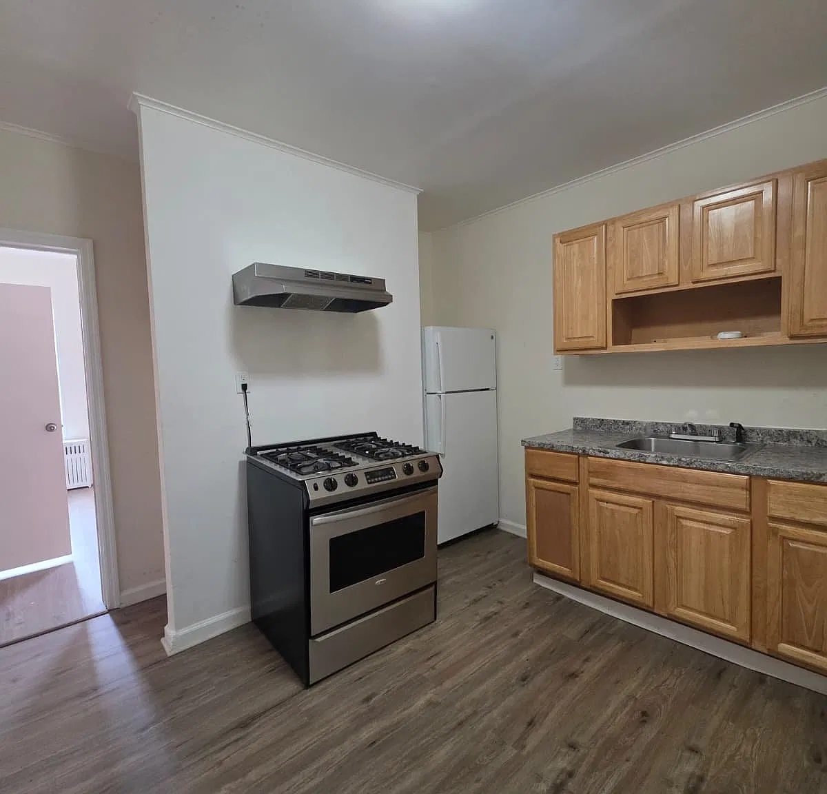 142 School St — Photo 2