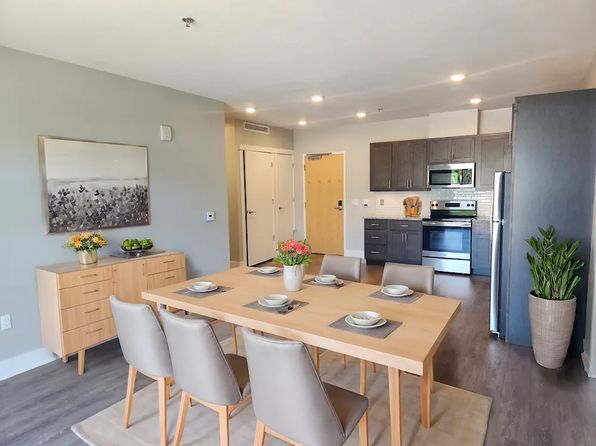 1 Carlton Ave SE #25-105