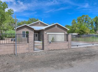 2545 Cuatro Milpas Dr SW, Albuquerque, NM 87105