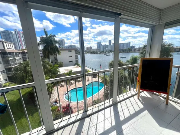 2200 Diana Dr, Hallandale Beach, FL