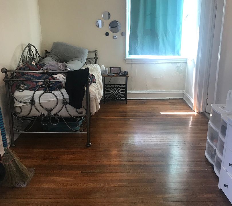 2nd image of 2826 W Grace St APT 8