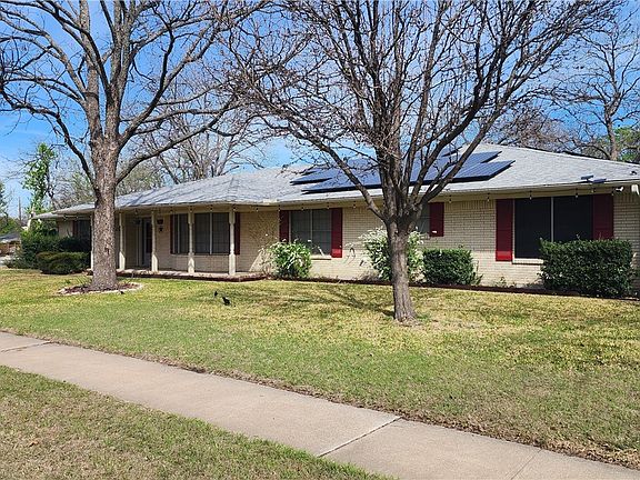 2nd image of 1902 Halbert St