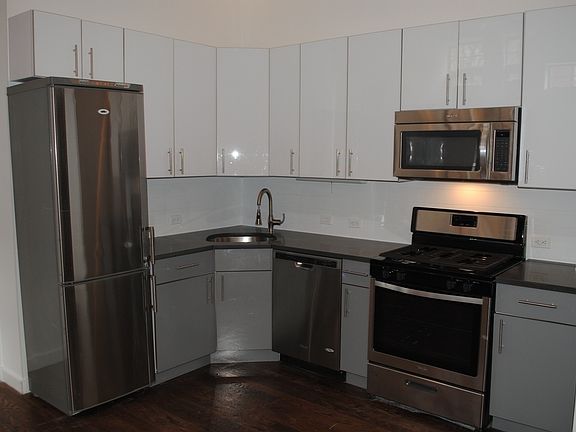 2nd image of 387 Quincy St APT 2