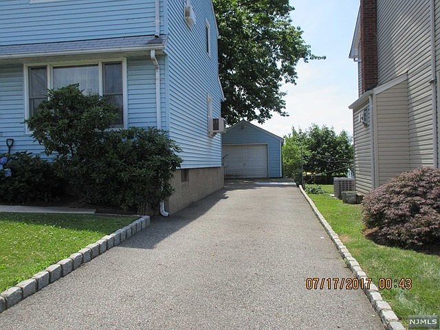 2nd image of 88 Charlton Ave