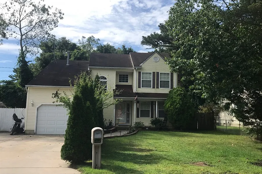 43 Poplar Ave photo 1