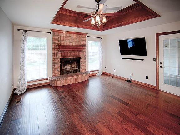 3rd image of 4300 Foxglove Ln