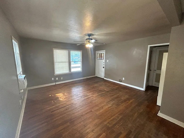 671 Roosevelt St — Photo 5