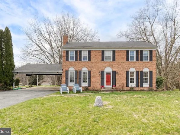 519 Tanglewood Dr, Sykesville, MD 21784