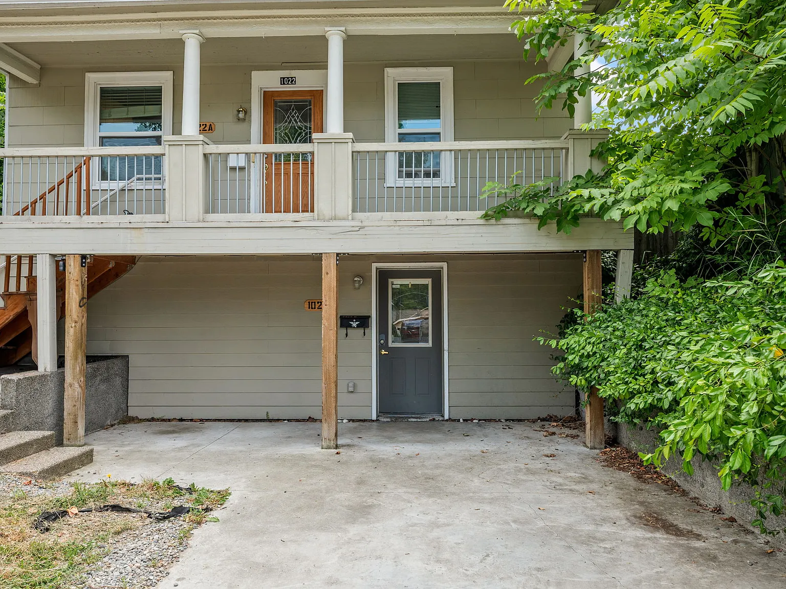 1 bed, 728 sqft, $1,300 — Photo 2