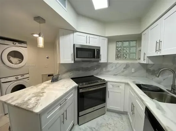 9156 Collins Ave APT 210, Surfside, FL 33154