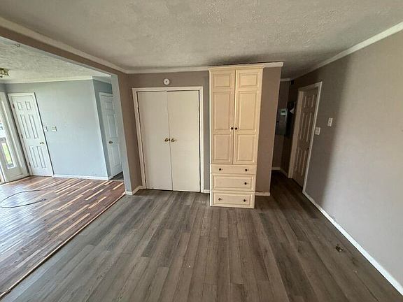4th image of 102 Weldon Way