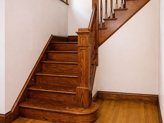 4th image of 1689 Marshall Ave