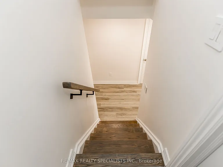 53 Ladder Cres — Photo 4
