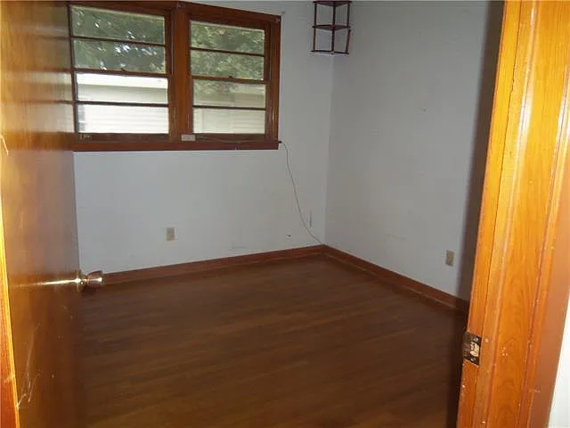 335 Virginia St — Photo 5