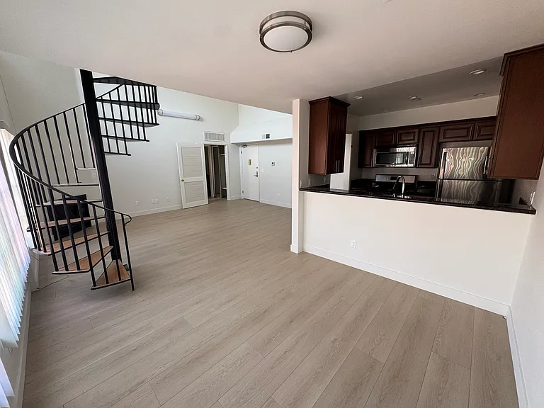 10911 Rochester Ave #303 — Photo 5