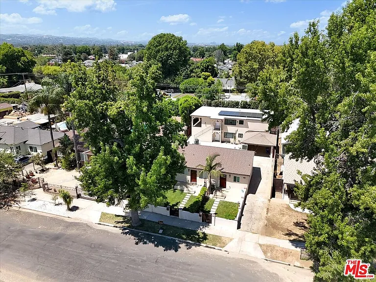 6913 1/2 Encino Ave #UPPER — Photo 37