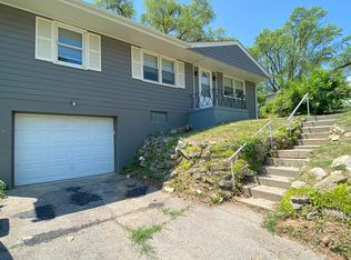 9407 Binney St, Omaha, NE 68134