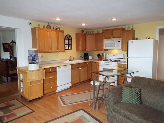 4th image of 6814 54th Pl NE