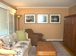 842 S Fairfield Ave, Elmhurst, IL 60126