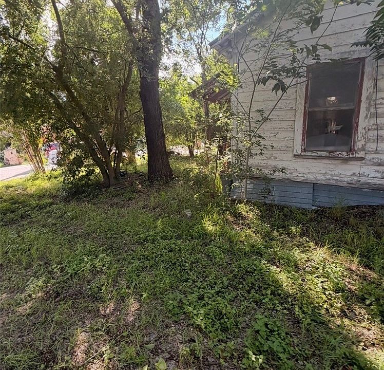 1st image of 185 S West End Ave