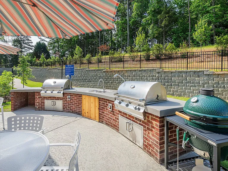 Arden IL_Outdoor Dining_Day (4)
