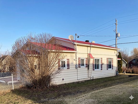 3rd image of 4866 Two Line Rd