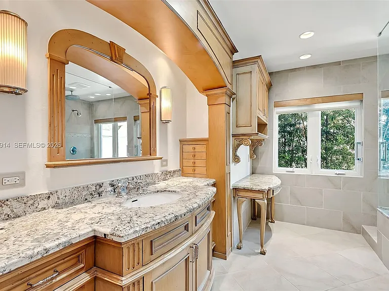 325 Bontona Ave — Photo 12