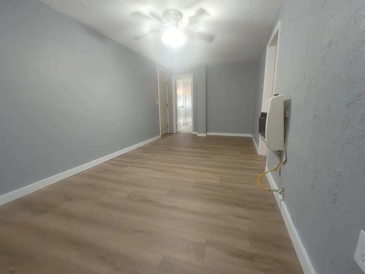 Building Photo - 1013 Elm Ave #D