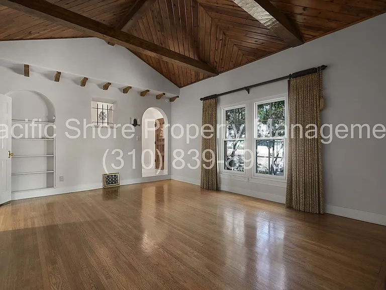 1229 Geneva St — Photo 6
