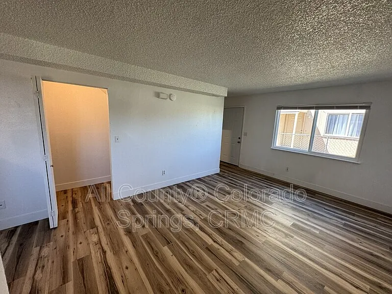 6676 Provincial Dr — Photo 5