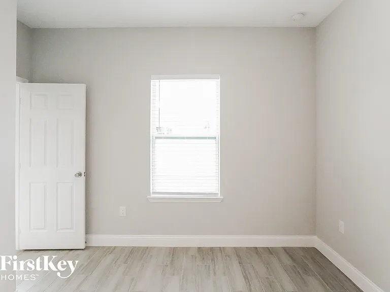 702 Caribou Dr — Photo 9